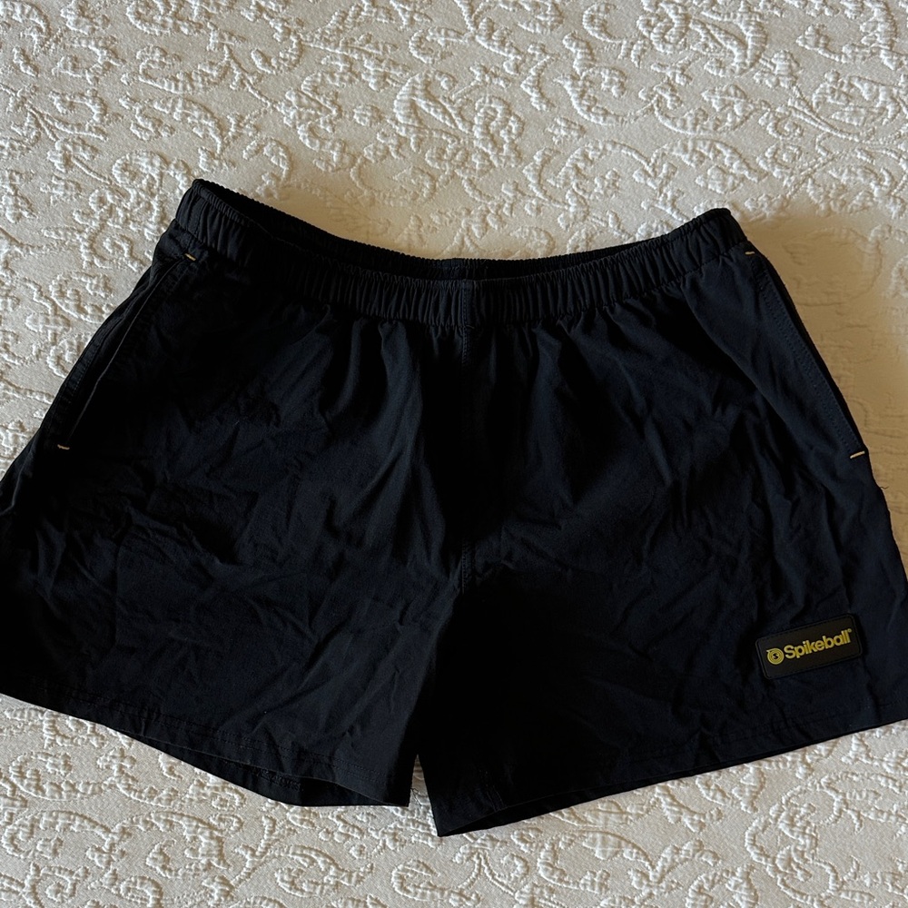 Spikeball brand 4.5” shorts EUC, Small